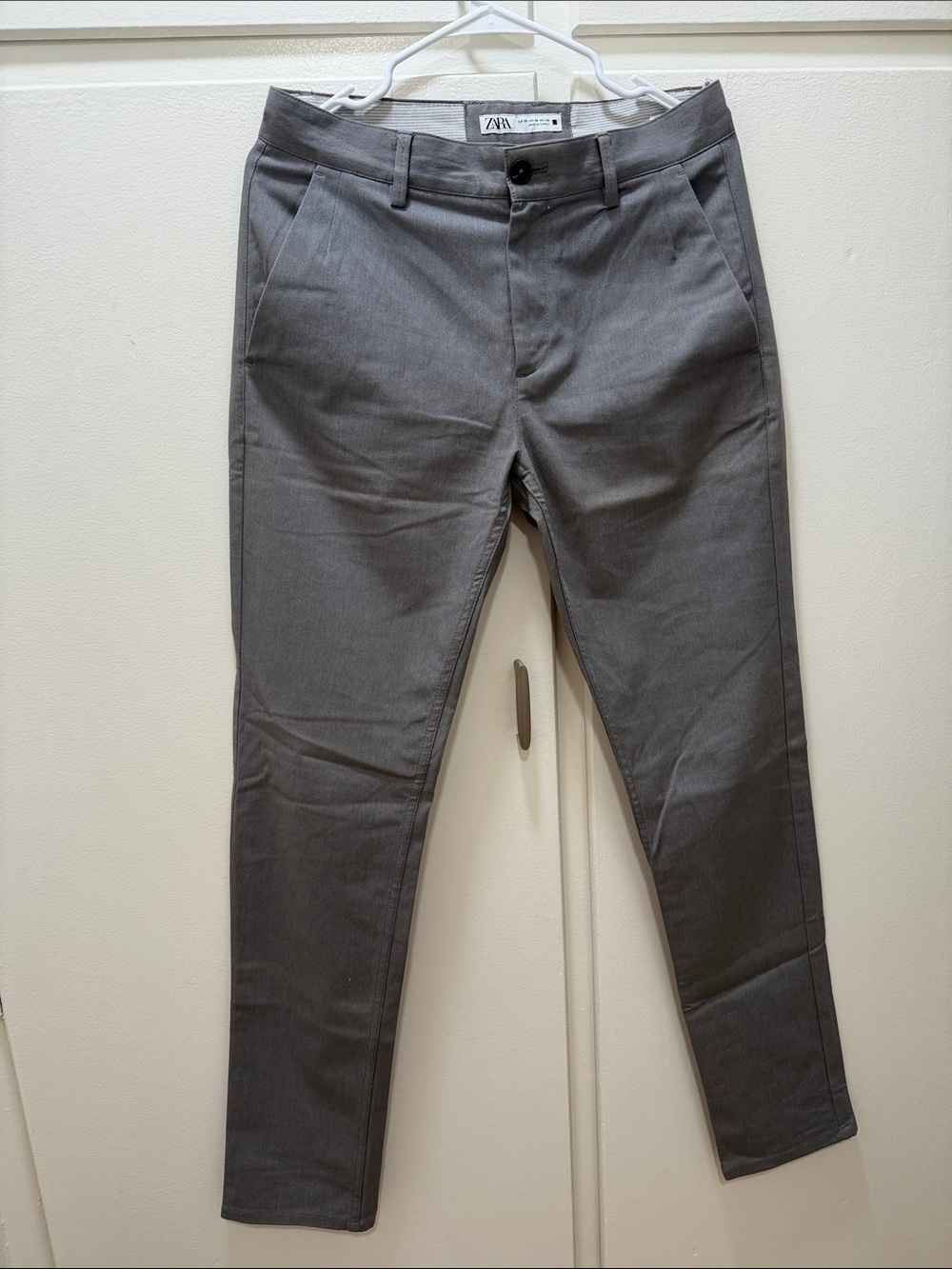 Zara Men’s Charcoal Slim Chinos